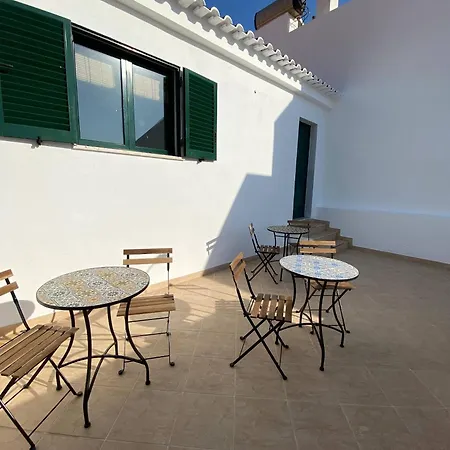 Room In House - Vibrant Stay In Old Town Pensión *
