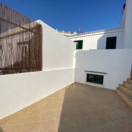 Room In House - Vibrant Stay In Old Town Guest house