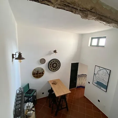 Room In House - Vibrant Stay In Old Town Gæstehus Albufeira